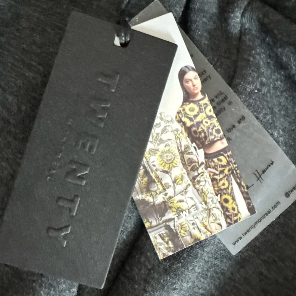 Twenty Montreal  Felt Connect Gray Sweatpants Pockets Women’s Sz M NWT - Picture 12 of 15